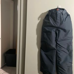 Brand new with tags snow pants size 7